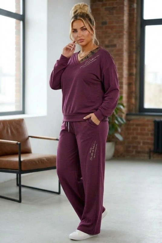Komplet Dresowy Plus Size z szeroką nogawką i dekoltem w panterkę śliwkowy