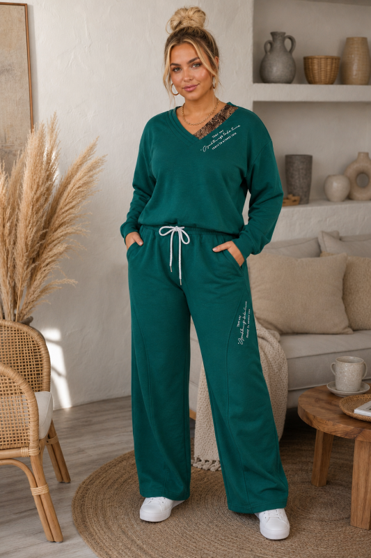 Komplet Dresowy Plus Size z szeroką nogawką i dekoltem w panterkę butelkowy