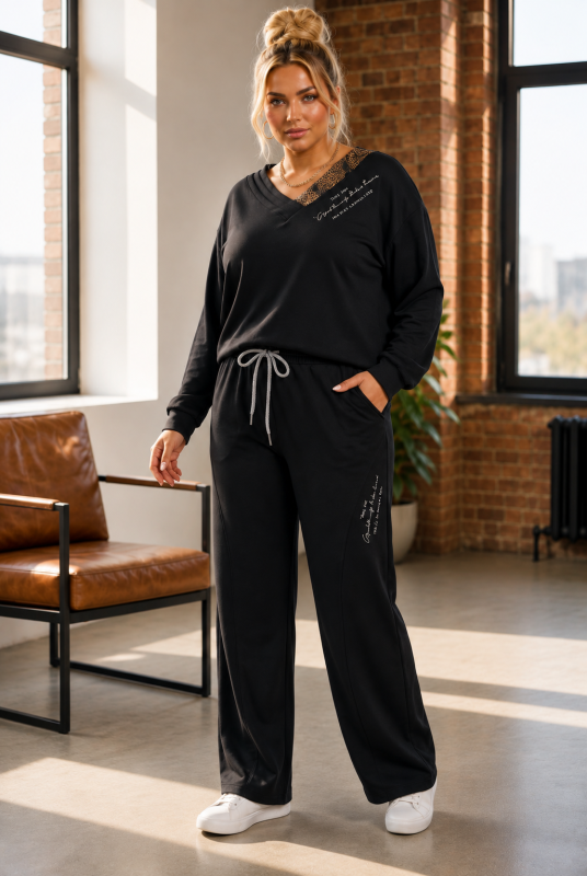 Komplet Dresowy Plus Size z szeroką nogawką i dekoltem w panterkę czarny
