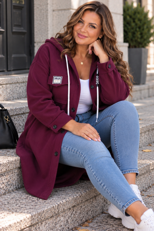 Płaszczyk flauszowy Plus Size z kapturem śliwkowy