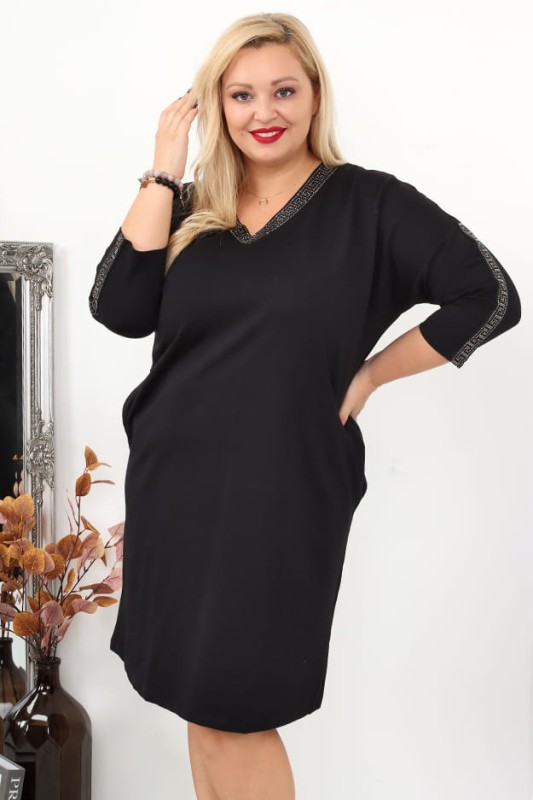 Sukienka z dekoltem V z dzetami czarna